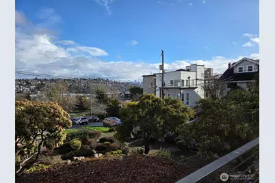 2418 W Boston, Seattle, WA 98199 - Photo 3