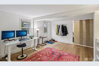 2418 W Boston, Seattle, WA 98199 - Photo 23