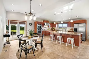 2004 Valley View Dr, Lake Stevens, WA 98258 - Photo 5