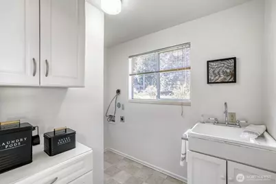 15704 Interlake Avenue N, Shoreline, WA 98133 - Photo 11