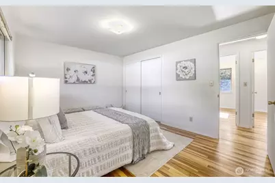 15704 Interlake Avenue N, Shoreline, WA 98133 - Photo 15