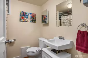 525 W Prospect St, Seattle, WA 98119 - Photo 23