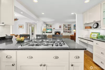 2641 262nd Place SE, Sammamish, WA 98075 - Photo 9