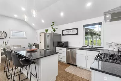 7393 Hannegan Road, Lynden, WA 98264 - Photo 11