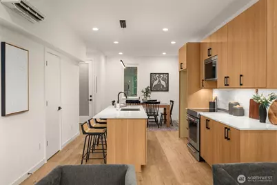 914 C 15th Avenue, Seattle, WA 98122 - Photo 13