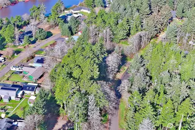 721 Chenois Avenue NE, Ocean Shores, WA 98569 - Photo 7