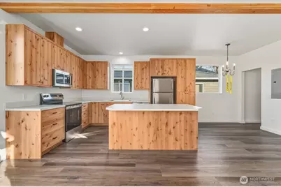 415 E Okanogan Avenue, Chelan, WA 98816 - Photo 5