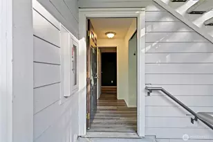 2511 S 248th St, Kent, WA 98032 - Photo 3