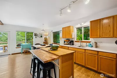 7370 Holiday Boulevard, Anacortes, WA 98221 - Photo 9