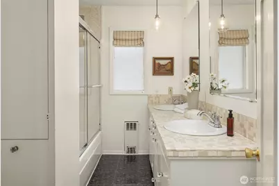 1208 E Newton Street, Seattle, WA 98102 - Photo 31