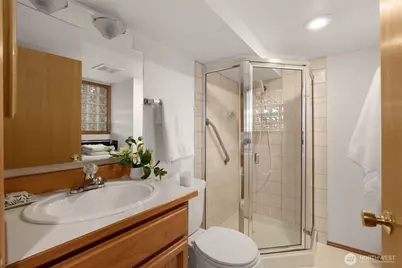 3635 43rd Avenue W, Seattle, WA 98199 - Photo 23