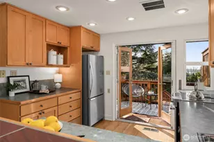 3635 43rd Ave W, Seattle, WA 98199 - Photo 11