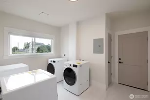 2123 E James St, Seattle, WA 98122 - Photo 13