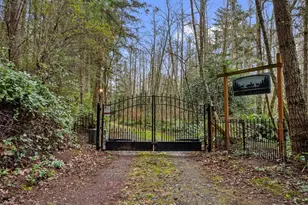 1059 Evergreen Ln, Freeland, WA 98249 - Photo 3