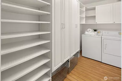 621 5 Avenue N #301, Seattle, WA 98109 - Photo 17