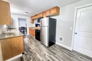 10710 97th St SW, Tacoma, WA 98498 - Photo 11