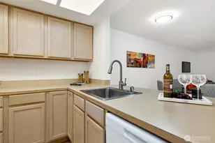 14645 NE 34th St, Bellevue, WA 98007 - Photo 3