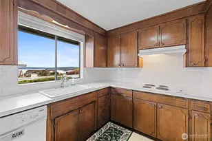 2321 Vista View Dr, Tacoma, WA 98406 - Photo 11