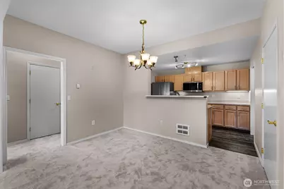 22519 SE 38th Terrace #1423, Issaquah, WA 98029 - Photo 9