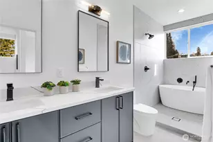 631 W Emerson St, Seattle, WA 98119 - Photo 13