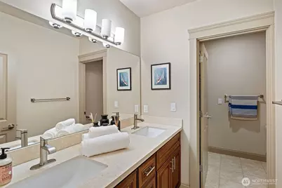 553 SE Andrews Street #B, Issaquah, WA 98027 - Photo 27