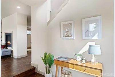 553 SE Andrews Street #B, Issaquah, WA 98027 - Photo 3