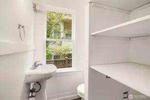 2031 Eastlake Ave E, Seattle, WA 98102 - Photo 11