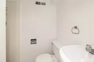 2031 Eastlake Ave E, Seattle, WA 98102 - Photo 23