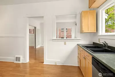 2031 Eastlake Avenue E, Seattle, WA 98102 - Photo 7
