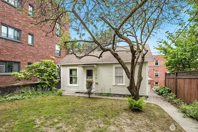 2031 Eastlake Avenue E, Seattle, WA 98102 - Photo 25