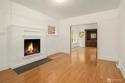 2031 Eastlake Avenue E, Seattle, WA 98102 - Photo 9
