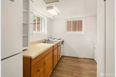 2031 Eastlake Avenue E, Seattle, WA 98102 - Photo 21