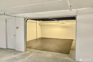 10650 NE 9th Pl, Bellevue, WA 98004 - Photo 37