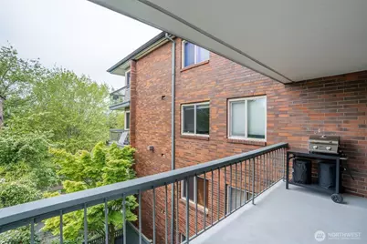 732 11th Avenue E #302, Seattle, WA 98102 - Photo 7