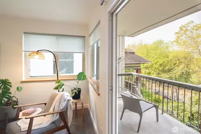 732 11th Avenue E #302, Seattle, WA 98102 - Photo 5