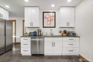 2300 Kelso Dr, Kelso, WA 98626 - Photo 5