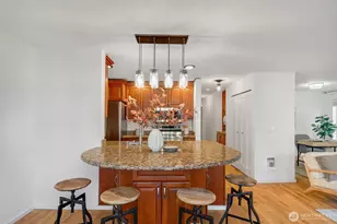 500 Aloha St, Seattle, WA 98109 - Photo 11