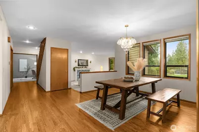 18557 W Lake Desire Drive SE, Renton, WA 98058 - Photo 15