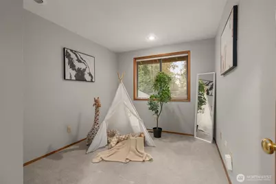 18557 W Lake Desire Drive SE, Renton, WA 98058 - Photo 27