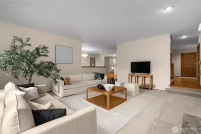 18557 W Lake Desire Drive SE, Renton, WA 98058 - Photo 5