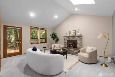 18557 W Lake Desire Drive SE, Renton, WA 98058 - Photo 17