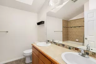 11708 Greenwood Ave N, Seattle, WA 98133 - Photo 25