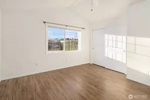 11708 Greenwood Ave N, Seattle, WA 98133 - Photo 23