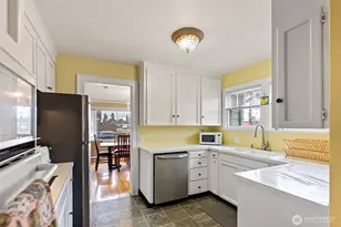 531 S 55th St, Tacoma, WA 98408 - Photo 9