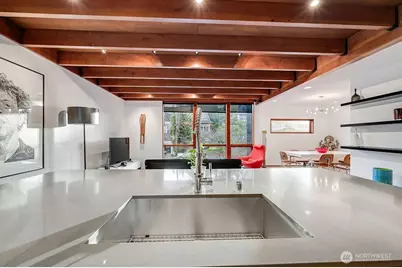 209 12th Ave E, Seattle, WA 98102 - Photo 17