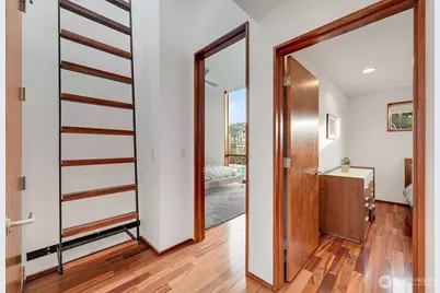 209 12th Ave E, Seattle, WA 98102 - Photo 37