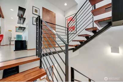 209 12th Ave E, Seattle, WA 98102 - Photo 11