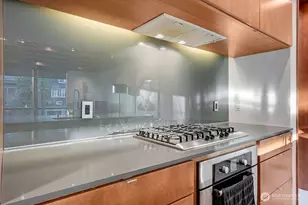 209 12th Ave E, Seattle, WA 98102 - Photo 15