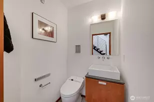 209 12th Ave E, Seattle, WA 98102 - Photo 21