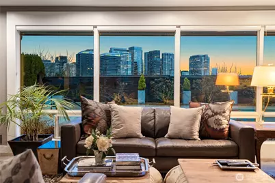 9829 Hilltop Road, Bellevue, WA 98004 - Photo 5